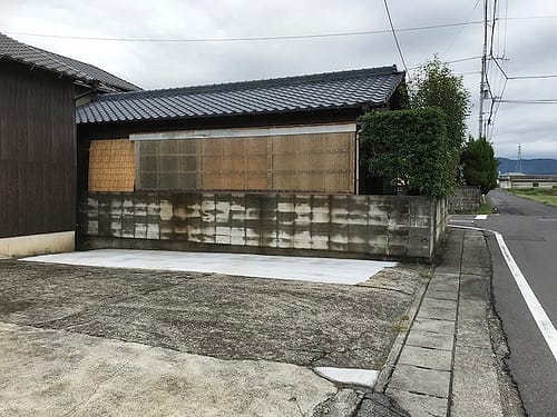 危険なブロックをフェンスに 前
