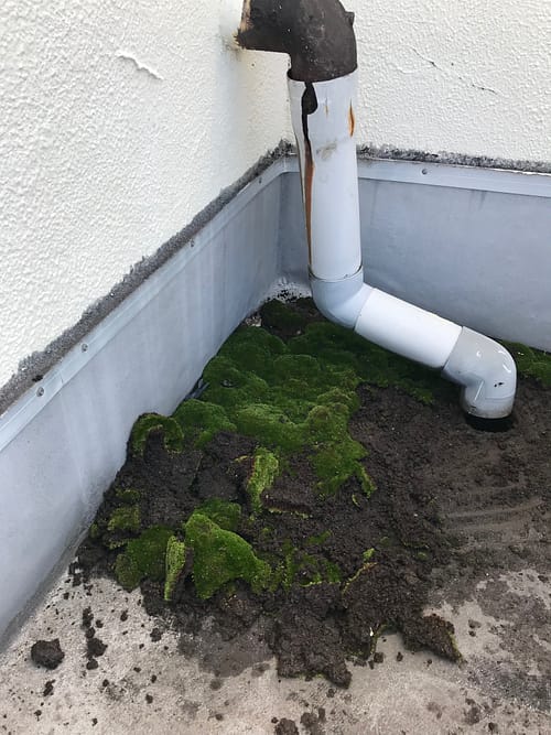 雨漏りが止まらない屋上を防水工事